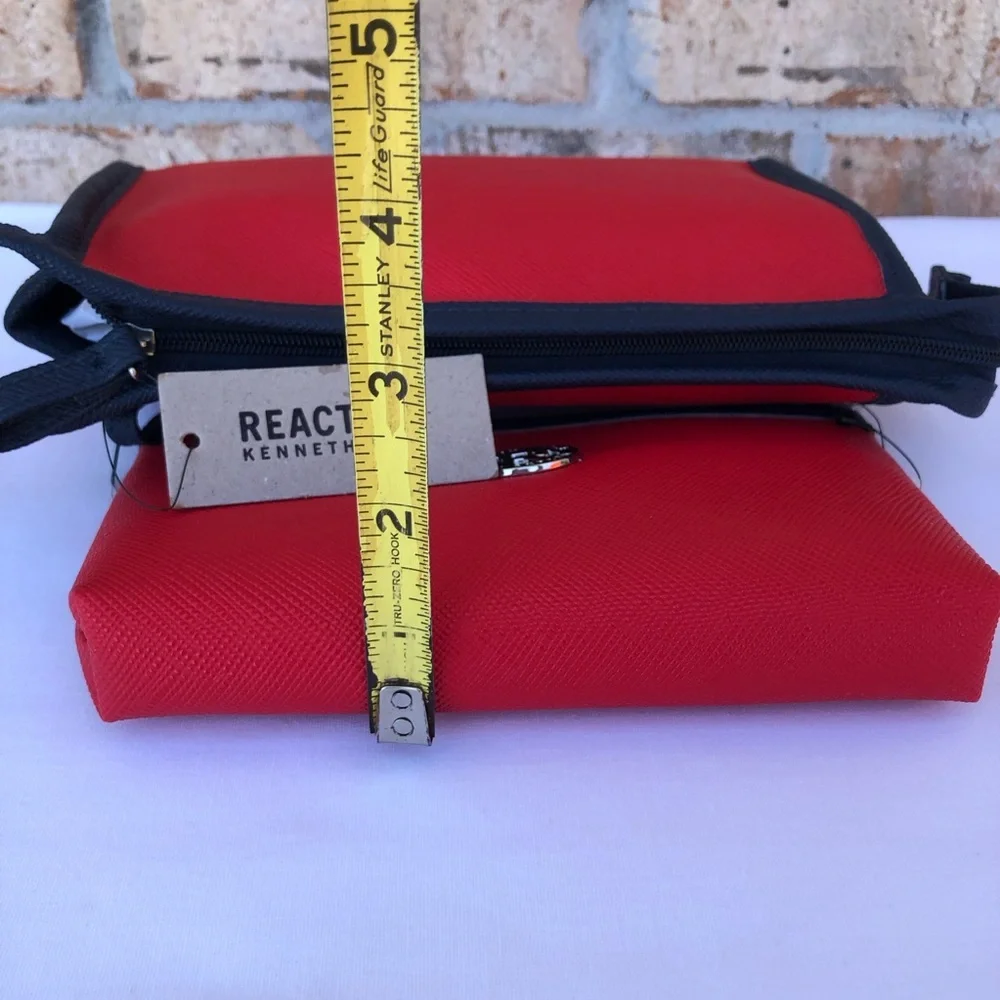 Kenneth Cole Reaction 2 Piece East West Red Navy Travel Toiletries Makeup Bag